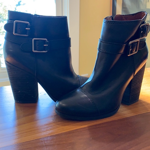 Lucky Brand 100% leather booties - Picture 1 of 6